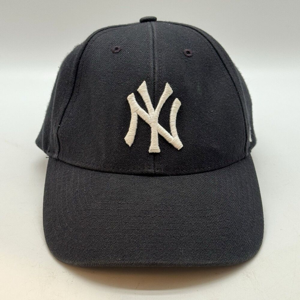 New York Yankees MLB Ball Cap Strapback '47 Hat Genuine Merch Navy Wool Acrylic